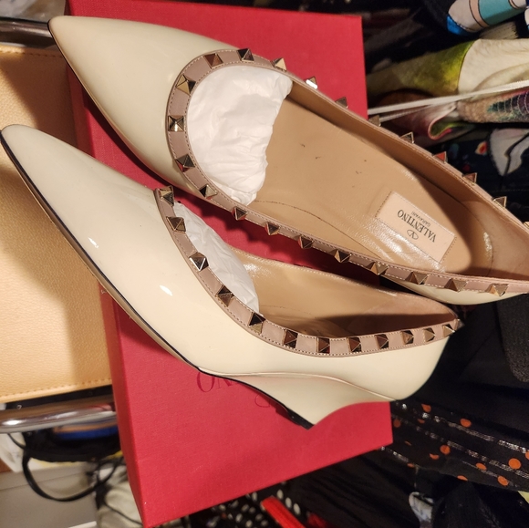 Valentino Garavani Shoes Valentino Rockstud Wedge Shoes Sz 4 Poshmark